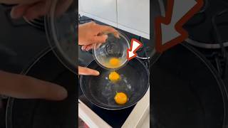 The Unprecedented Method for Frying Eggs With Water No Oil HealthyRecipe FoodHacks shorts [upl. by Ferdy763]