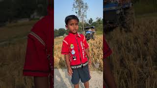 Dekho tractor wala Kaise tractor Gaddha se Utha Diya tractor shorts trendingvideo [upl. by Netram]