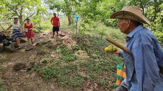 MANGO MECHUDO ENCONTRO EL VIEJON🤠 EN EL BOSQUE😋 [upl. by Sixla]