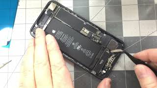 TTE9 Replacing An iPhone 7 Battery [upl. by Deva]