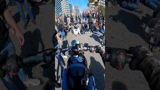 la GENTE CORTA la CALLE en BARCELONA motovlog manifestacion barcelona españa [upl. by Eilasor]