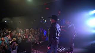 Tracy Lawrence  Paint Me A Birmingham Live At Billy Bobs Texas [upl. by Admama474]