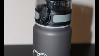 Review Sportflasche quotUBER Bottlequot 1L von 720Degree [upl. by Yelahs]