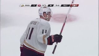 Saku Koivu gets a round of applause [upl. by Lowis]