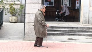 Geriatría enfermeras especialistas para dar los mejores cuidados a los mayores [upl. by Harrus]