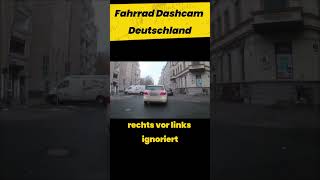 Taxifahrer ignoriert Vorfahrt [upl. by Nedyah]