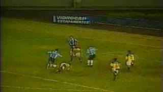 Em 1996 Ronaldinho Gaúcho faz golaço no juvenil do Grêmio [upl. by Morgun]