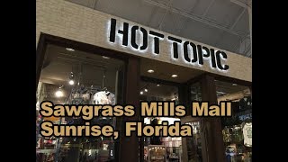 De compras en Hot Topic Sawgrass Mills Sunrise Florida [upl. by Ayrb]