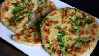 Recette Indienne de Naan au fromage à la poêle  Easy Cheese Naan receipe Pain indienne fait maison [upl. by Ahsiuqel]