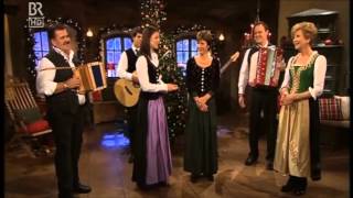 Oeschs die Dritten  Weihnachten mit Carolin Reiber [upl. by Naeloj]