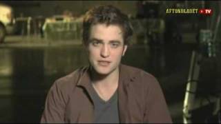 Robert Pattinson introducing New Moon trailer to Swedish fans [upl. by Madi]