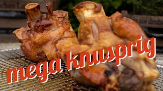 knusprige Schweinshaxe vom Grill  Schweinshaxe richtig grillen [upl. by Ahsial]