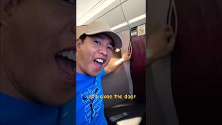 How you close the door in Qsuite qatarairways [upl. by Franklin]