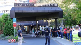 Drei Kilometer lange Menschenkette für Klinik Rotenburger kämpfen für das HerzKreislaufZentrum [upl. by Notreve]