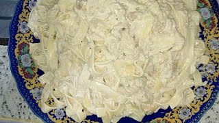 لباطتكلياتيلبالصوص الابيض tagliatelles aux sauce blanche et chanpinion [upl. by Mirisola]