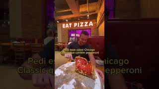 A famosa e original pizza deep dish de Chicago pizza chicago deepdish giordanos [upl. by Edra]