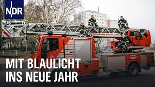 Reupload Silvester Notfallärzte und Feuerwehrleute im Einsatz  Die Nordreportage  NDR Doku [upl. by Merwin]