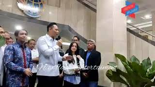 AHY Serahkan Sertifikat Tanah Ibunda Nirina Zubir yang Digelapkan Eks ART [upl. by Asirb]