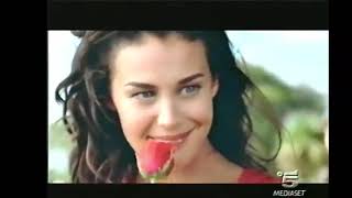 Omnitel Vodafone spot pubblicitario San Valentino Canale 5 con Megan Gale  2004 [upl. by Eirek904]