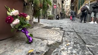 Turista morta a Napoli fiori sul luogo dellincidente [upl. by Strader189]