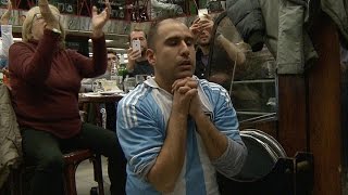 El público argentino se reunió a metros del obelisco para ver la final ante Chile [upl. by Arte]