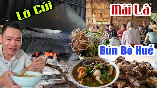 Không Ngờ Huế Vẫn Còn Nồi Bún Bò Chính Gốc Có Cái Lò Củi Không Giống Ai [upl. by Perr]