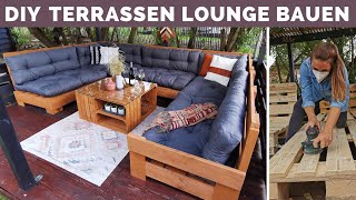 Paletten Lounge selber bauen  Palettensofa DIY Anleitung  Palettenkissen Terrasse Garten Balkon [upl. by Nudnarb]