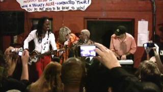 Earth Wind amp Fire Luenell and Allee Willis sing September and Boogie Wonderland  Part 2 of 3 [upl. by Enid]