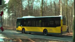 BVG Hartmann Berlin Citaro Bus am Bahnübergang bei Rahnsdorf 1080p [upl. by Brote626]