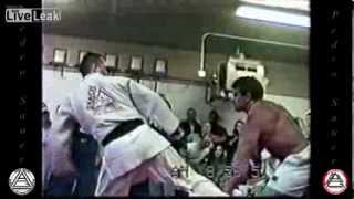 250lb BodyBuilder Vs 150lb JiuJitsu BlackBelt [upl. by Pik]