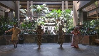 Disneys Polynesian Resort Spontaneous HAWAIIAN DANCE in Great Ceremonial House [upl. by Bram907]