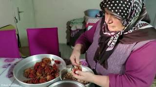 Kuru biber dolması tarifi Şadiye anne yemekleri [upl. by Sontich22]