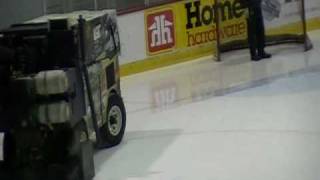 Zamboni à Rimouski Colisée [upl. by Irrab]