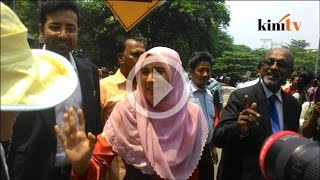 Polis tangkap Nurul Izzah ikut Akta Hasutan [upl. by Elberta]