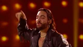 Marinero Bella Remix El Prestamo Maluma en Vivo Premios Juventud 18 2160 x 3840 [upl. by Amihsat]