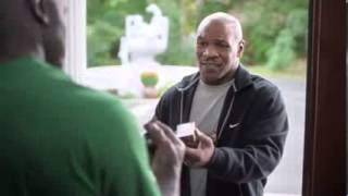 Spot Foot Locker  Tyson restituisce lorecchio ad Holyfield [upl. by Negah]