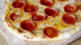 Pepperoni Pizza och Pizza Bianca  Pizzaskola [upl. by Arahsit818]