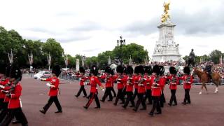 Relève de la garde royale Bukingham Palace Londres [upl. by Mauceri427]