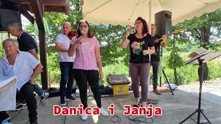 Danica i Janja  Vraćam se u dane official live video [upl. by Nirmak]