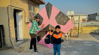 We fly world largest Kite 🪁😱  Basant manai hmm ny 😳  Ali ny kites 🪁 urai 😳 [upl. by Nnairret780]