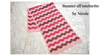 🧶🏡Runner facile alluncinetto  Centrino punto zig zag traforato  Crochet table runner [upl. by Sherilyn]