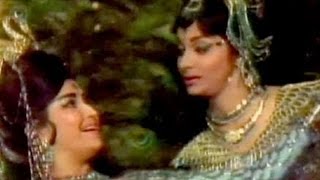 Jungle Mein Mor Naache  Waheeda Rehman Shatranj Song [upl. by Toll]