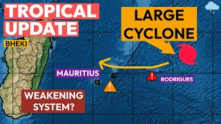 Large amp Powerful Cyclone Bheki Heads Towards Mauritius Réunion amp Rodrigues Any Weakening [upl. by Atwater]