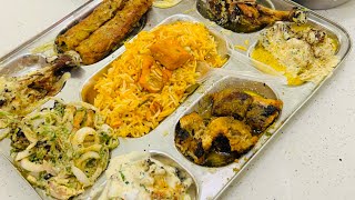 9 Non Veg Items With 5 Rumali Roti in 1 Platter Only Rs 600  AlYamin Jama Masjid Food [upl. by Adlen]