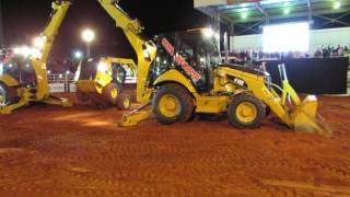 Caterpillar CATERSHOW manobras com mini carregadeiras [upl. by Annuhsal]