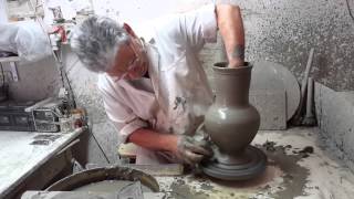 Ceramica Galeone Grottaglie Lavoro eseguito al tornio [upl. by Nwadahs]