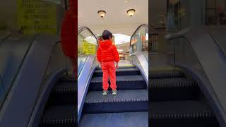 🥰adorable youngster stepping on to the escalator solo daringly😜😆🤡 [upl. by Elder]