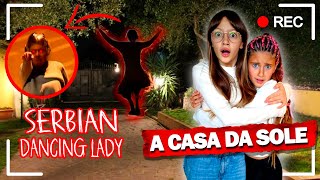 SOFI E GIADA VEDONO LA DONNA MISTERIOSA SERBIAN DANCING LADY CHE BALLA NEL GIARDINO CHE PAURA [upl. by Richard]