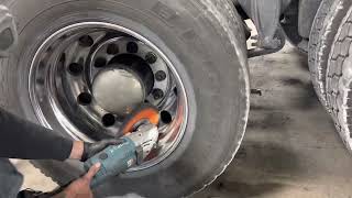 The secret to polishing a 225” Alcoa semi drive rim mounted on the truck [upl. by Kamila866]