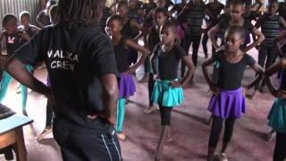 Danse classique au coeur dun bidonville kenyan [upl. by Bores]